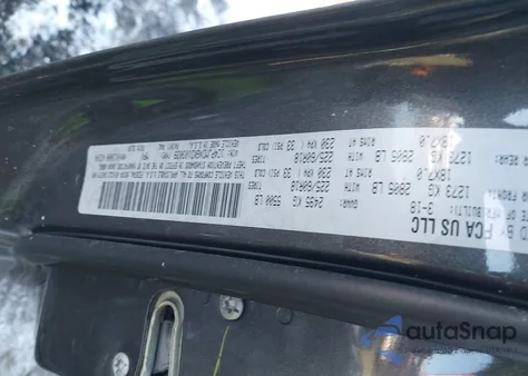 2019 Jeep Cherokee Limited 4X4 z USA, uszkodzony, nr VIN 1C4PJMDX6KD103039